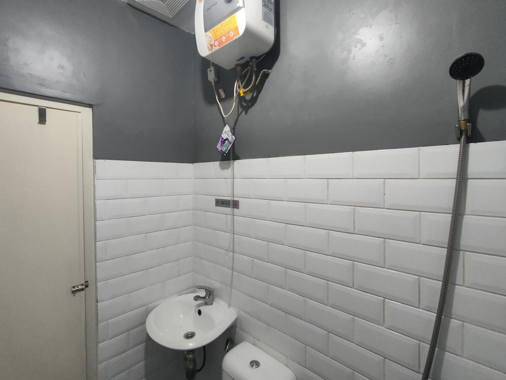 Puspiptek Residence Syariah Mitra Reddoorz Serpong Buitenkant foto